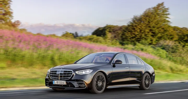 Nuova Mercedes-Benz Classe S: le indiscrezioni sulle versioni AMG e Maybach