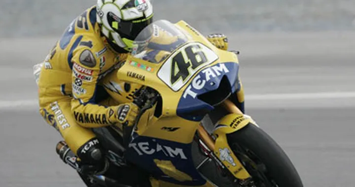 MotoGP: Rossi torna in pole
