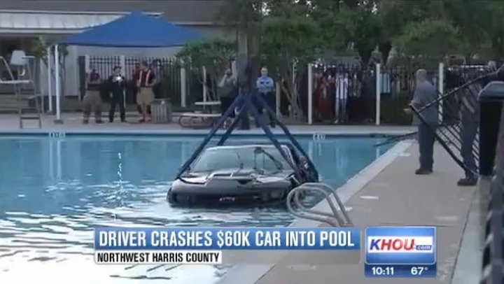 Vai troppo veloce con la Chevrolet Camaro ZL1? L'Epic Fail è nella piscina
