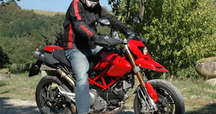 La prima della Ducati Hypermotard