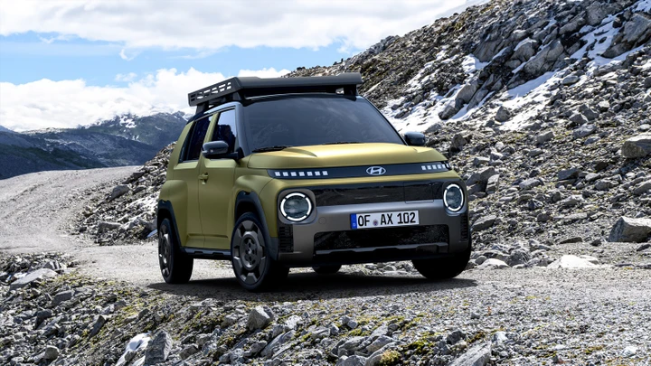 Hyundai INSTER Cross: il city-SUV elettrico che domina strada e natura
