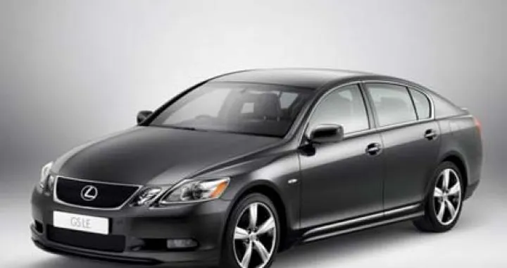 Lexus: richiami per problemi a pompa benzina e pompa impianto frenante
