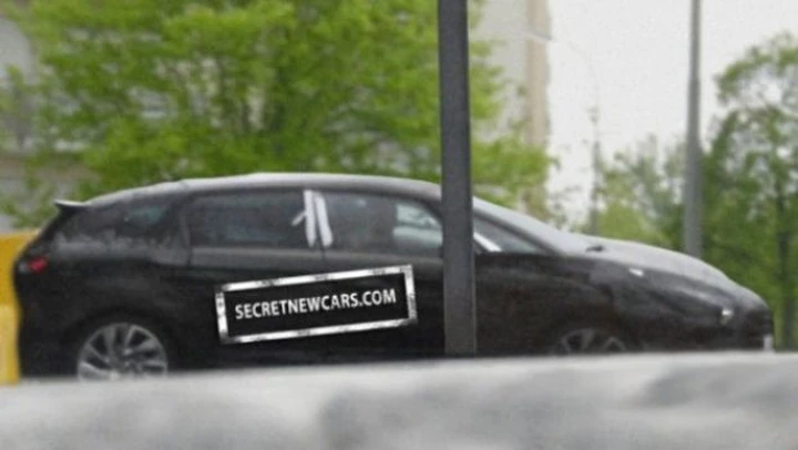 Citroën DS5: forme da SUV-coupè per la nuova francese