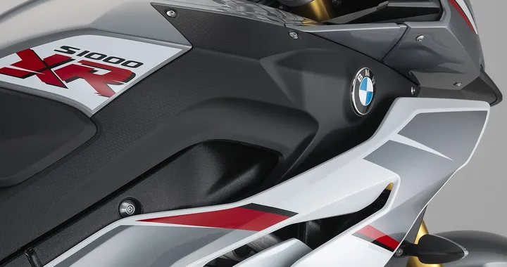 BMW, in arrivo la nuova S1000 XR 2020?
