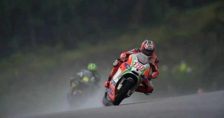 Hayden: "condizioni difficili, ma avevo un buon ritmo". Rossi: "ho fatto fatica per l'appannamento della visiera"