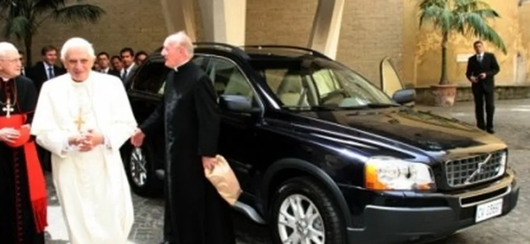 Ma quante macchine ha il Papa?