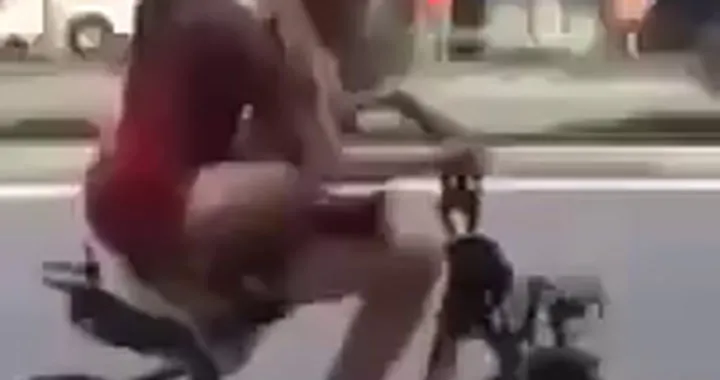 Ragazze dissennate in scooter