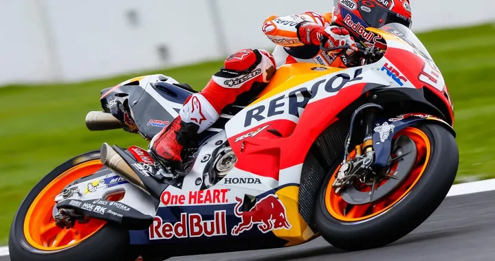 MotoGP Silverstone 2017: Marc Marquez, una Pole da Record [Foto]