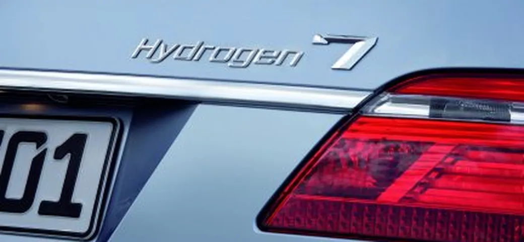 BMW Hydrogen 7 - la prima ad idrogeno