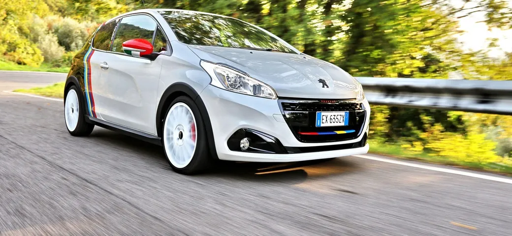 Peugeot 208 GTi NOVE: dai rally alla strada