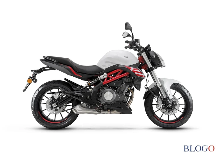 Le 5 moto naked da 300 cc più economiche