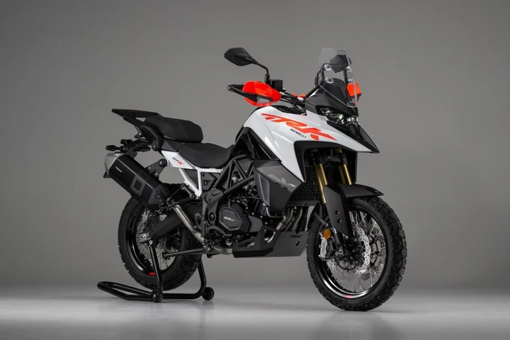 Benelli TRK 602 X: nuova crossover 554 cc per viaggi e offroad