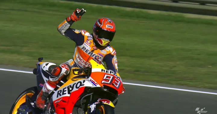 MotoGP Valencia 2017, qualifiche: Marquez pole con caduta. Dovizioso 9°