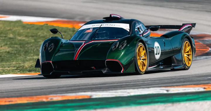 Una Pagani Huayra R esposta sul lago di Como per il FuoriConcorso 2024