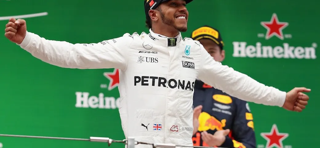 Gp Cina F1 2017: Hamilton risponde e trionfa, ma Vettel è secondo