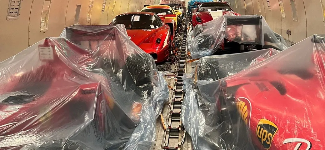 Un aereo cargo (arabo) pieno di Ferrari a Malpensa