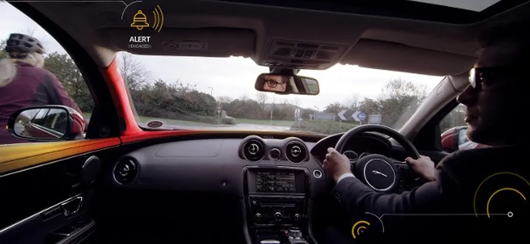 Sicurezza: da Jaguar Land Rover una tecnologia “salva-moto”