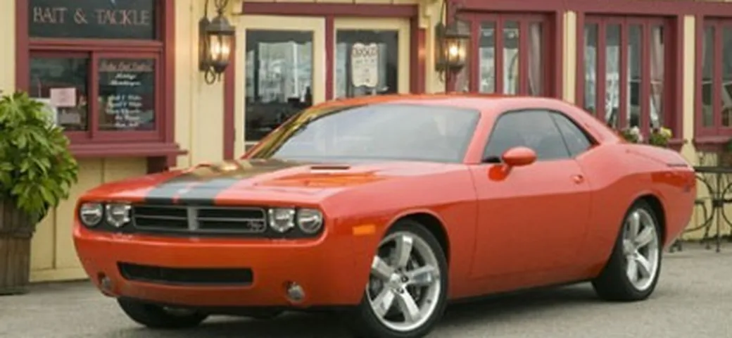 Dodge Challenger SRT-8: i prezzi partiranno da 7,995