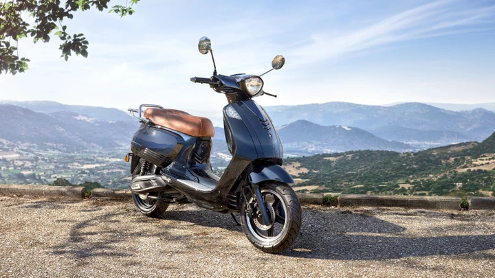 KSR Moto Vionis, lo scooter elettrico a meno di 2.000 euro