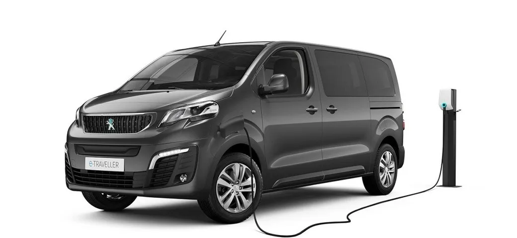 Peugeot e-Traveller 75 kWh e Compact: prezzi e autonomia