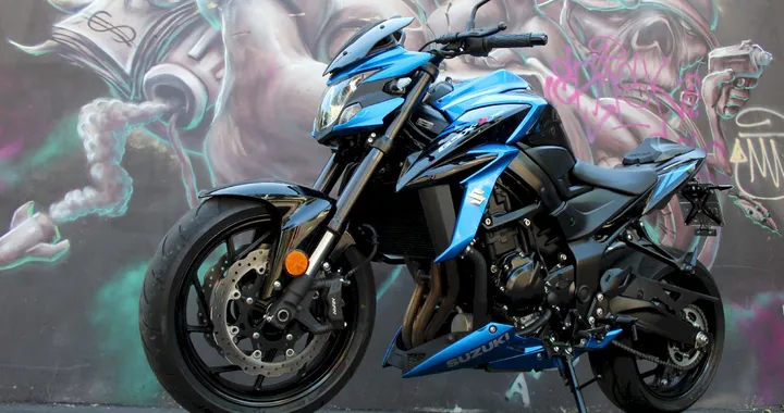 Suzuki GSX-S750 Yugen Carbon: la nostra prova