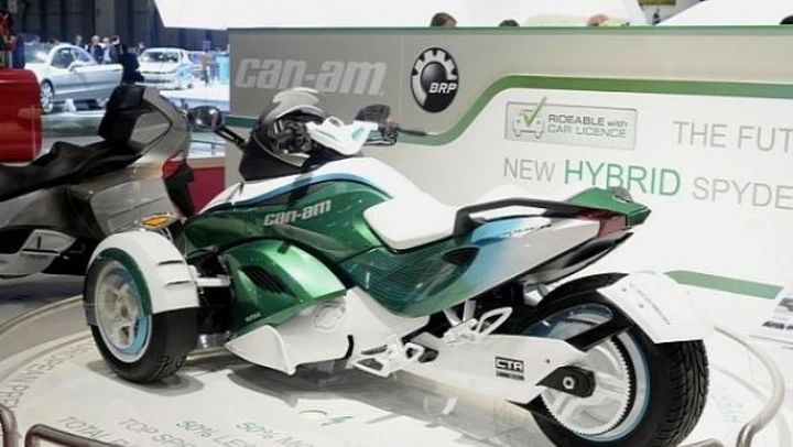 Presentato a Ginevra il Can-Am Spyder Roadster Hybrid