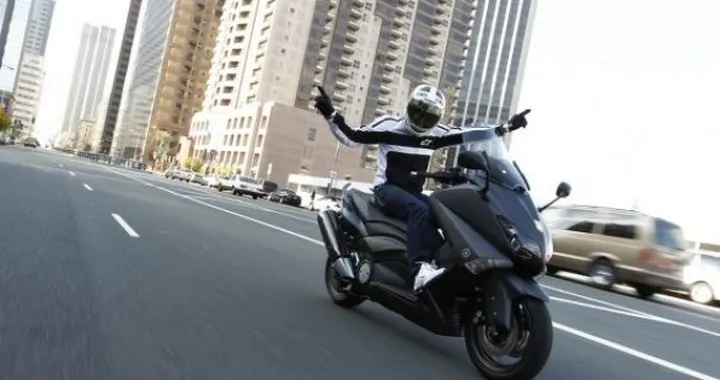 Yamaha T-Max 2012: il Test di Motoblog