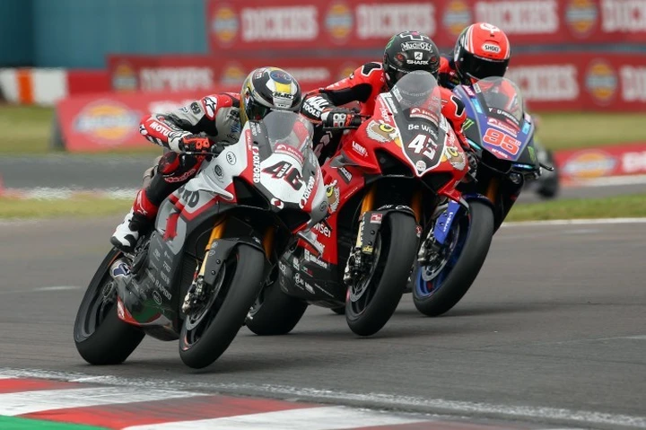 Coronavirus, si ferma anche il BSB: saltano le prime tre gare della Superbike britannica