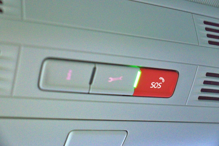 Obbligatorio in tutte le auto, ma presto potrebbe scomparire