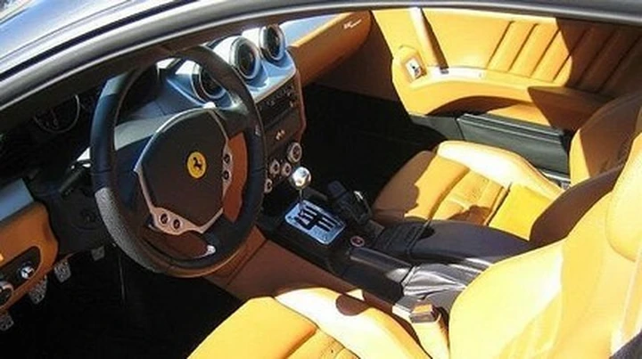 3° miracolo: Ferrari 612 scaglietti con cambio manuale