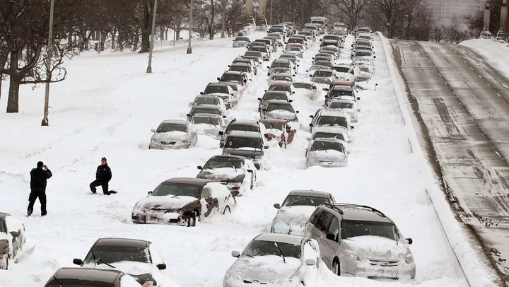 Canada: mega tamponamento in autostrada [Video]