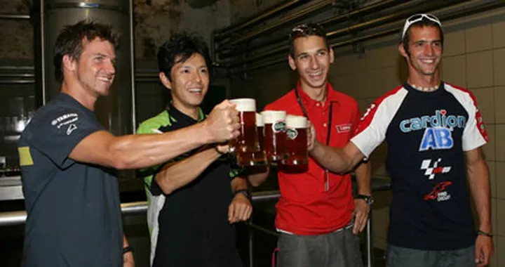 MotoGp: Tutti in gita a bere birra
