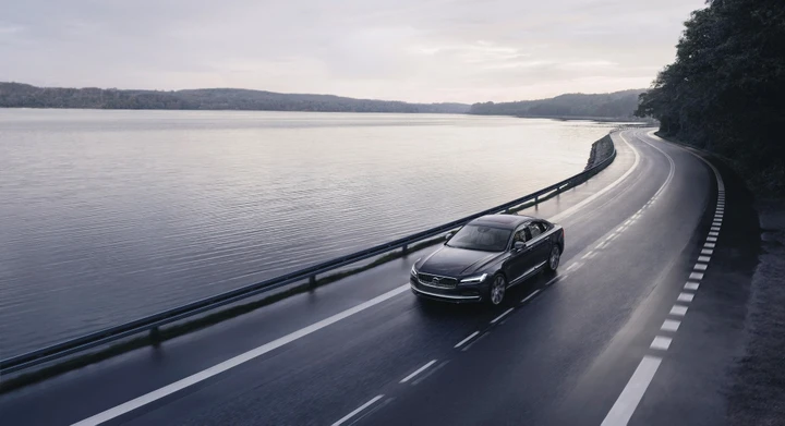 Volvo spiega il motivo della velocità limitata a 180 km/h