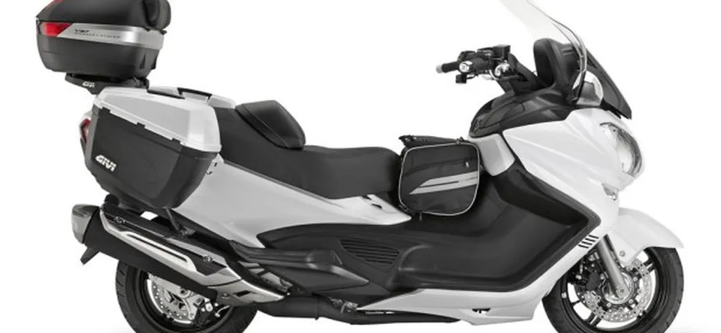 GIVI: valigie rigide E22 per moto e maxi-scooter
