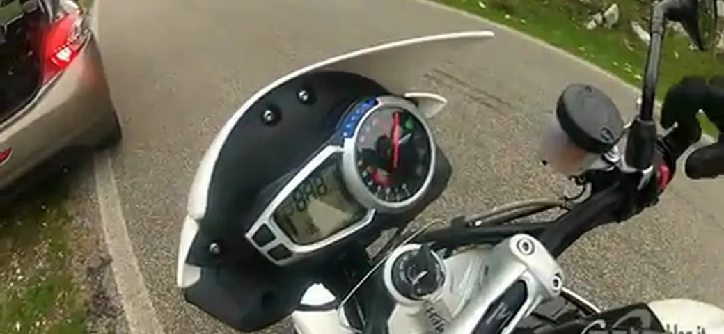 Triumph_Speed_Triple_R