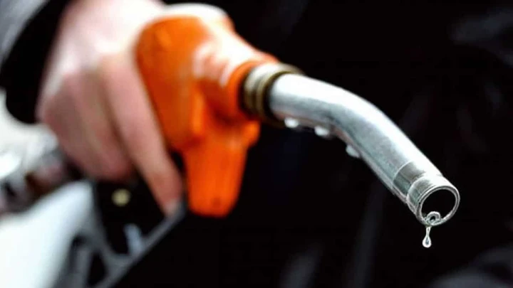 Codacons: stangata da 3,9 miliardi sulla benzina