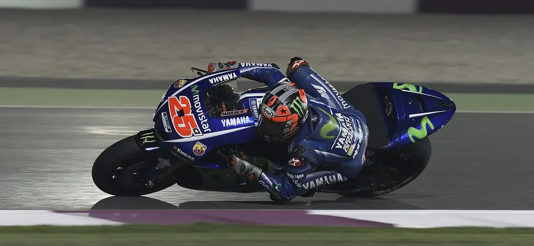 Vinales svetta nel Day-2 in Qatar: 