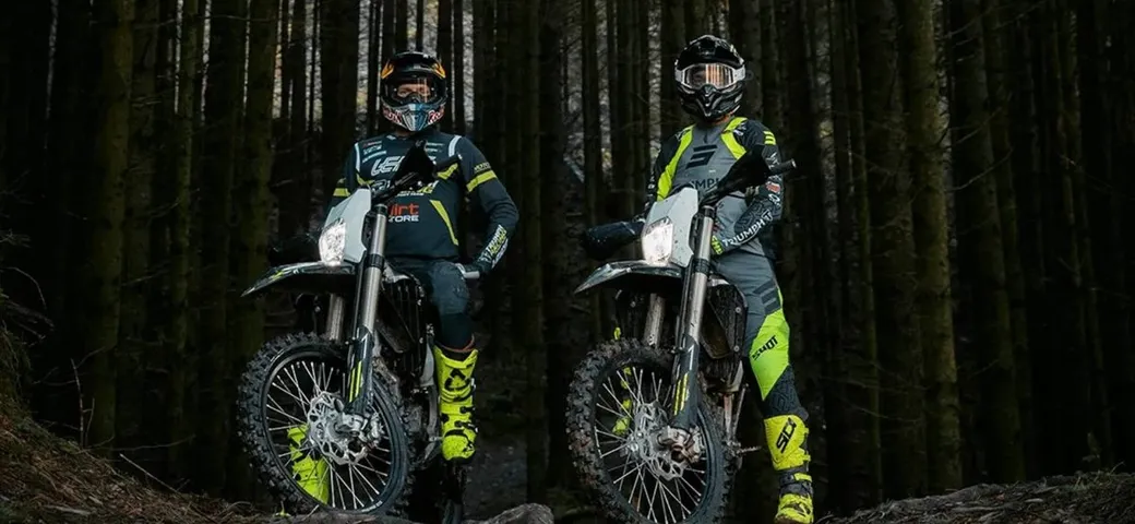 Triumph Enduro 250 e 450: le moto nate per dominare rocce, fango e pendii