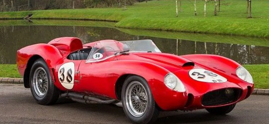 Ferrari 250 Testa Rossa: un esemplare va all'asta per oltre 29 milioni di euro!