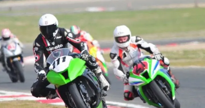 Ruben Xaus in pista a Varano De' Melegari come maestro per i piloti Motodiserie e Dunlop Cup