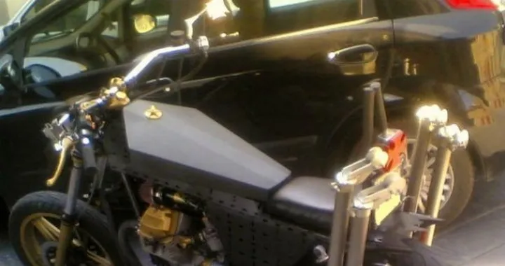 Foto del giorno: Cafe Racer?