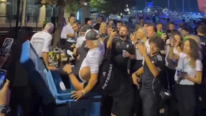 Bottas gettato nell'immondizia dalla Mercedes: addio con stile