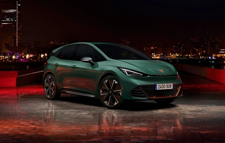 Cupra Born, nuovi motori e allestimenti: un aggiornamento mirato