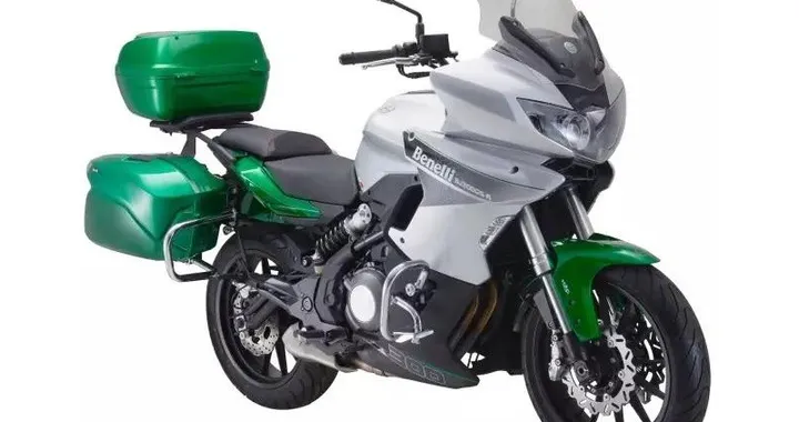 Benelli BN 302 Tourer: la versione da viaggio sul mercato cinese