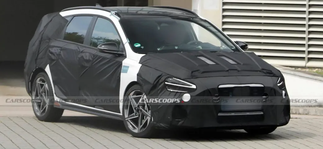Hyundai i30, nuovo restyling in arrivo: foto spia