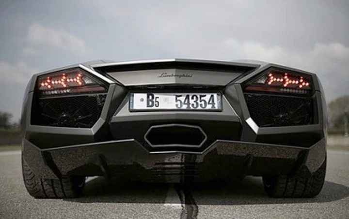 Edmunds' Inside Line prova la Lamborghini Reventón