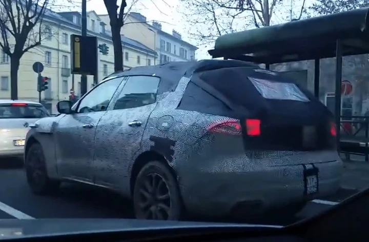 La Maserati Levante su strada a Torino [Video]