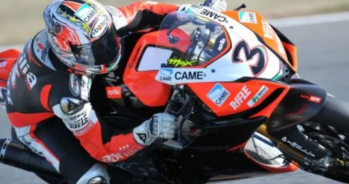 WSBK a Magny-Cours: Aprilia due podi; Biaggi: "una squadra fantastica!"