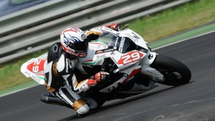 TEST BMW S1000RR Superstock Ayrton Badovini