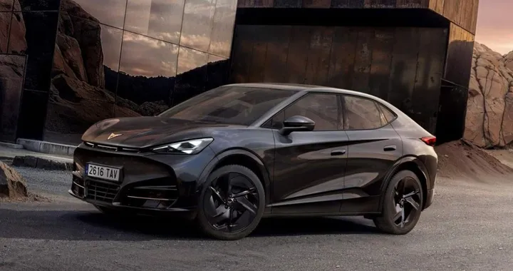 Cupra Tavascan Black Edition debutta con cerchi neri e dotazione completa